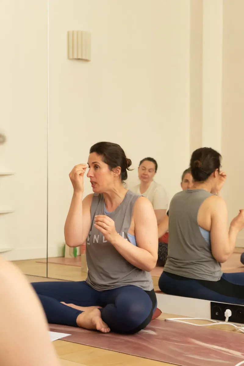 Atelier de kundalini yoga de Lili Barbery au studio de Charlotte Muller à Paris — 39