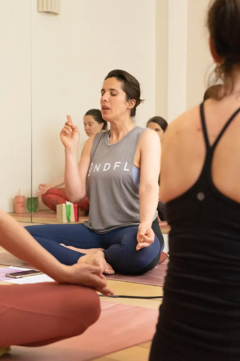 Atelier de kundalini yoga de Lili Barbery au studio de Charlotte Muller à Paris — 68