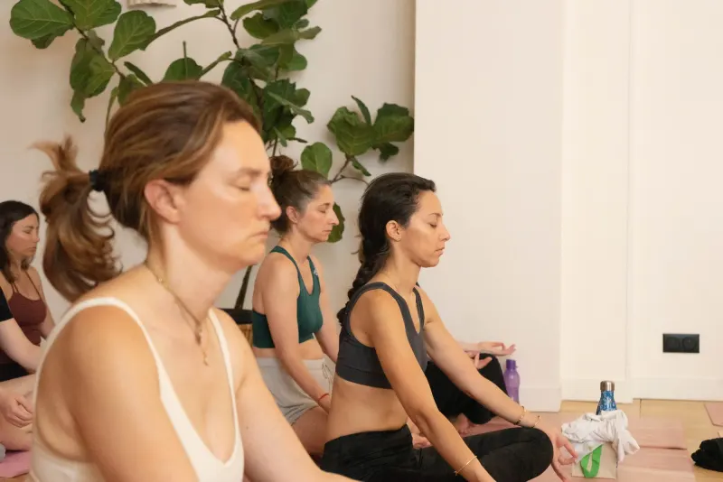 Atelier de kundalini yoga de Lili Barbery au studio de Charlotte Muller à Paris — 69
