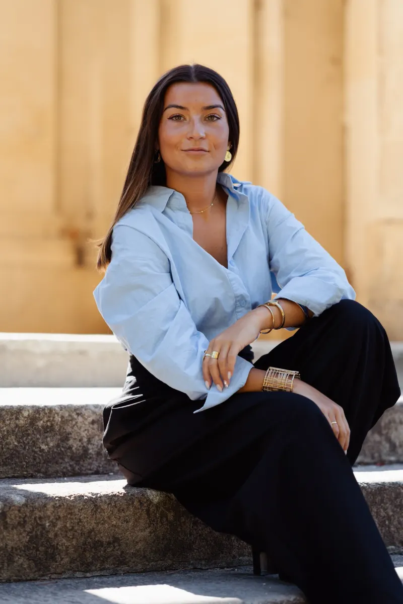 Laura Follain, Éclat