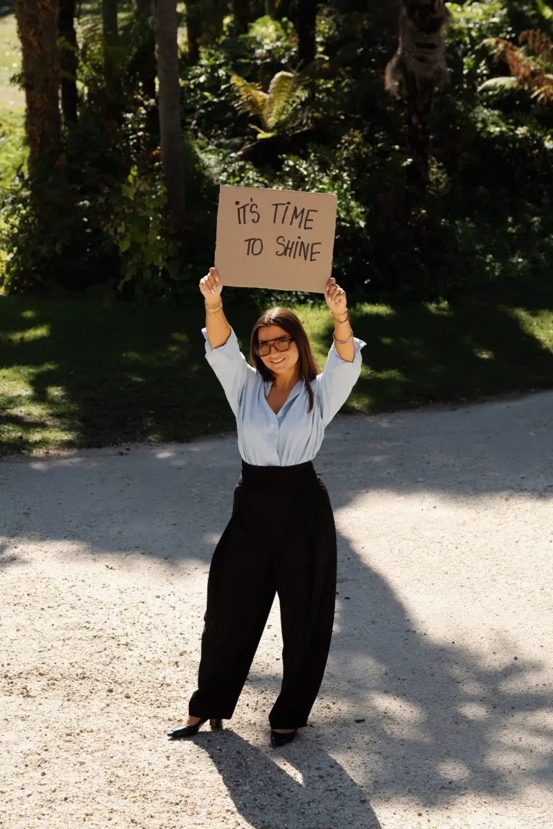 Laura Follain, Éclat — 16
