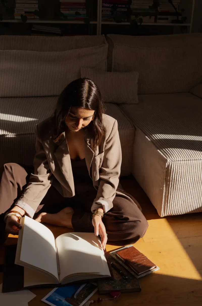 Laura Follain, Éclat — 2