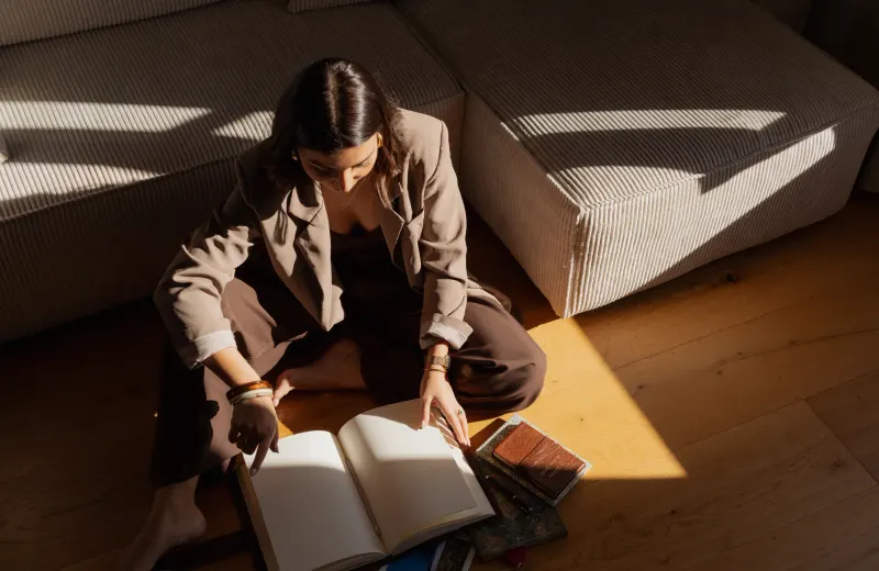Laura Follain, Éclat — 3