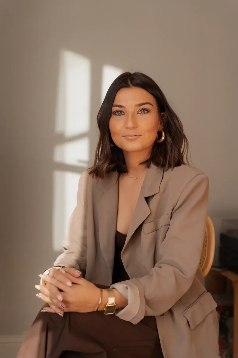 Laura Follain, Éclat — 4