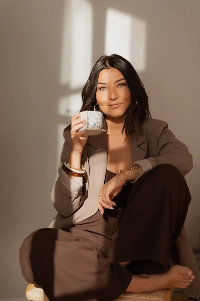 Laura Follain, Éclat — 6