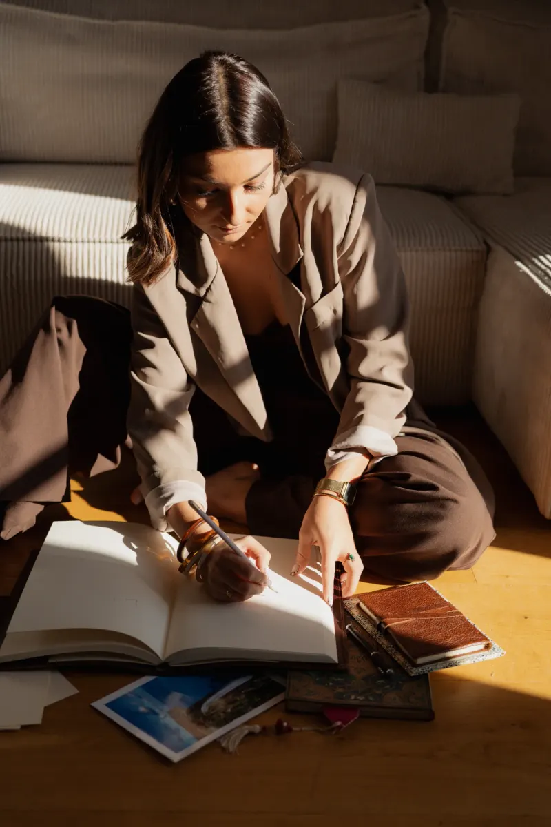 Laura Follain, Éclat — 31