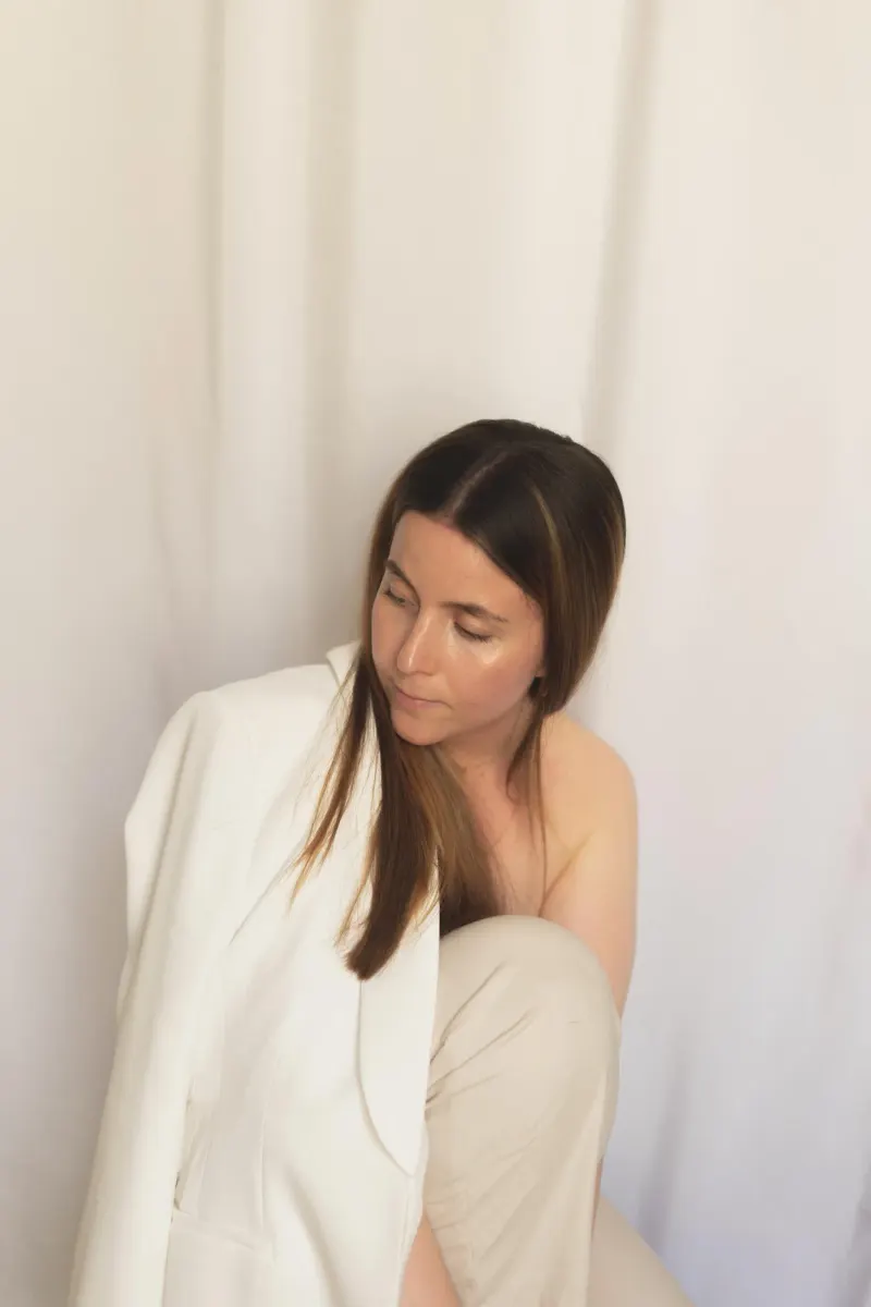 Clara, fondatrice de Layers of Clarity — 74